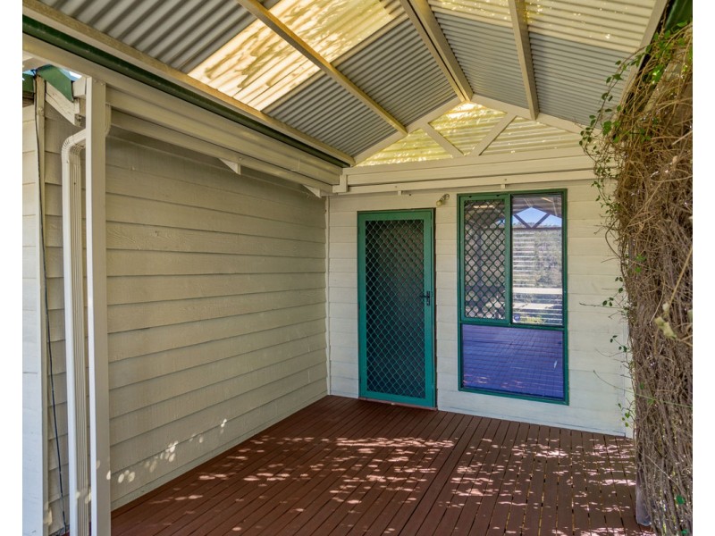 10 Barranduna Drive, Mount Nasura WA 6112