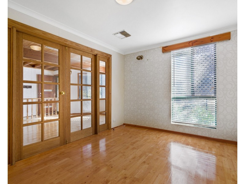 10 Barranduna Drive, Mount Nasura WA 6112