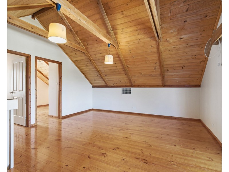 10 Barranduna Drive, Mount Nasura WA 6112