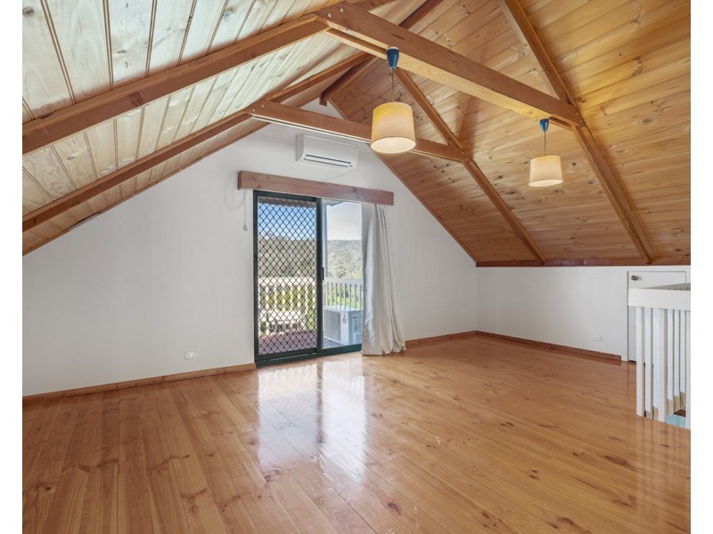 10 Barranduna Drive, Mount Nasura WA 6112