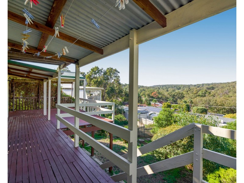 10 Barranduna Drive, Mount Nasura WA 6112