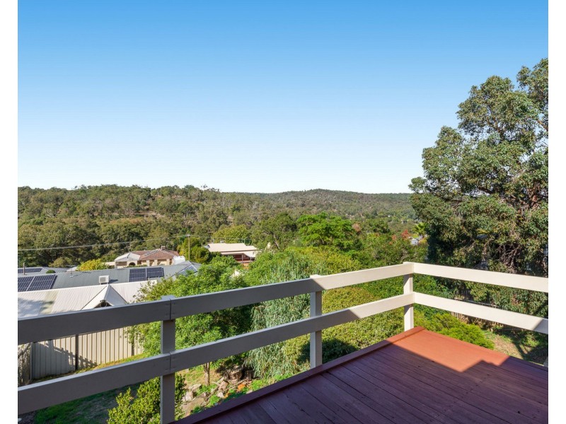 10 Barranduna Drive, Mount Nasura WA 6112