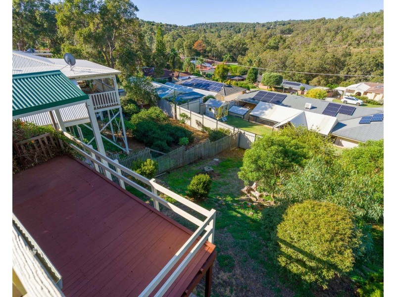 10 Barranduna Drive, Mount Nasura WA 6112