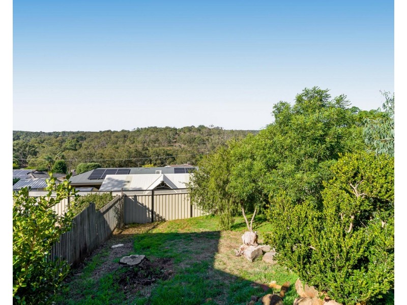 10 Barranduna Drive, Mount Nasura WA 6112
