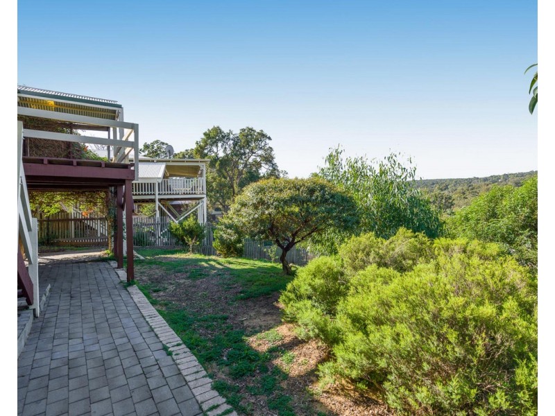 10 Barranduna Drive, Mount Nasura WA 6112