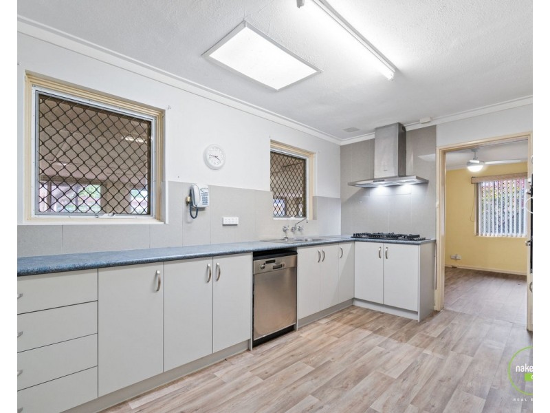 11 Crossford Street, Thornlie WA 6108