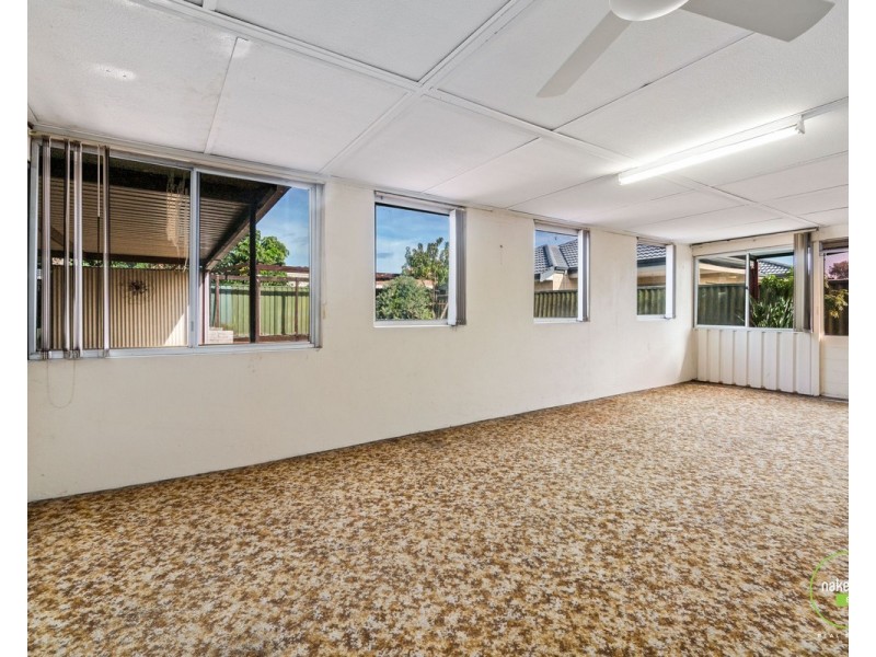 11 Crossford Street, Thornlie WA 6108