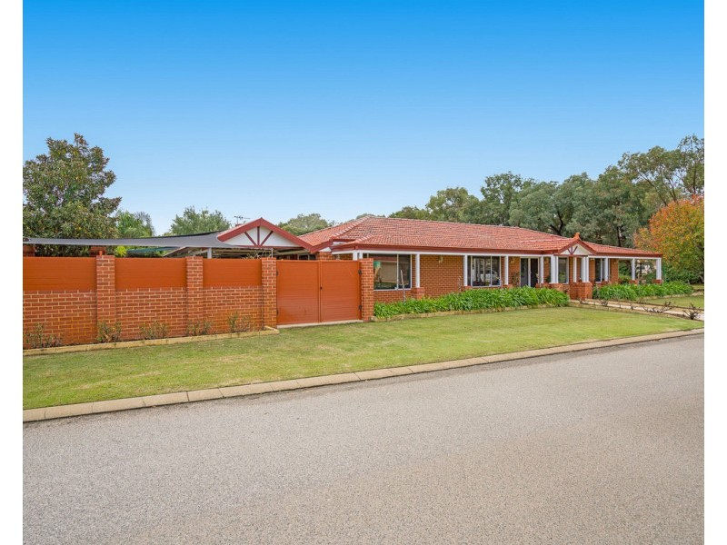 16 Inveraray Close, Canning Vale WA 6155