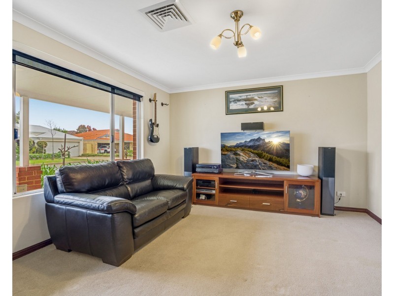 16 Inveraray Close, Canning Vale WA 6155