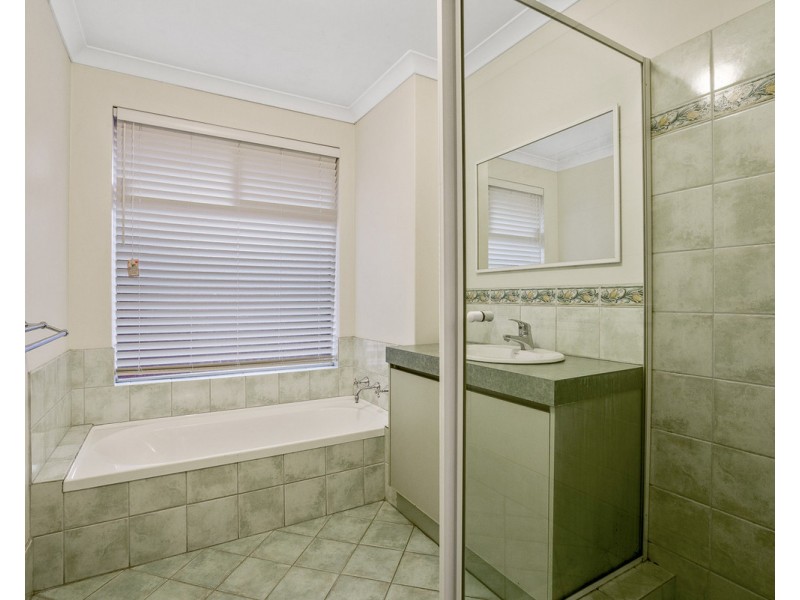 16 Inveraray Close, Canning Vale WA 6155