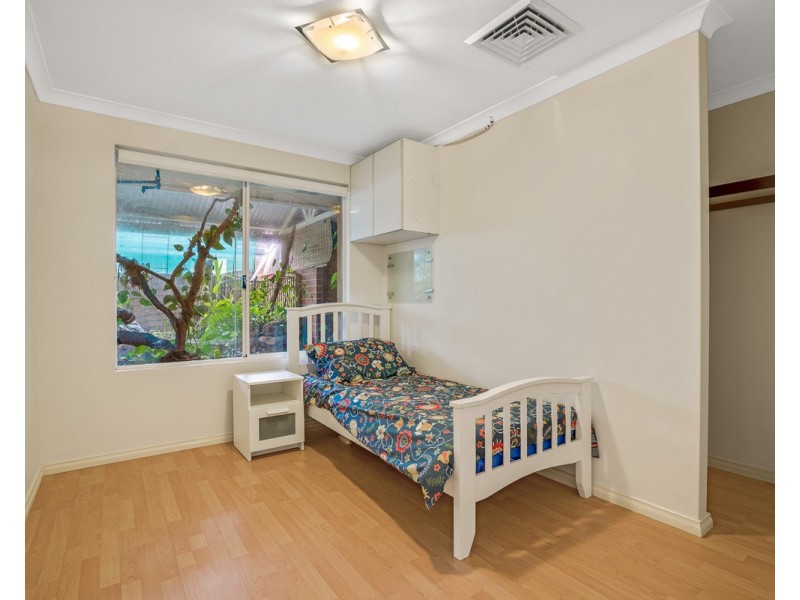 16 Inveraray Close, Canning Vale WA 6155