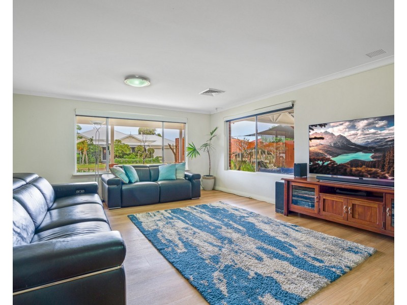 16 Inveraray Close, Canning Vale WA 6155