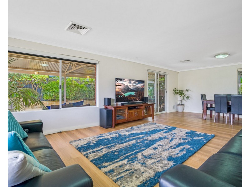 16 Inveraray Close, Canning Vale WA 6155