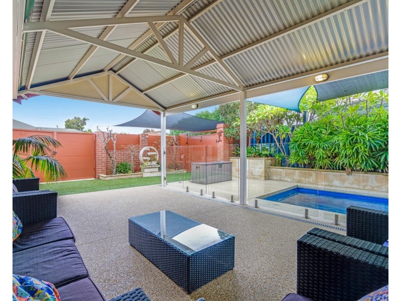16 Inveraray Close, Canning Vale WA 6155