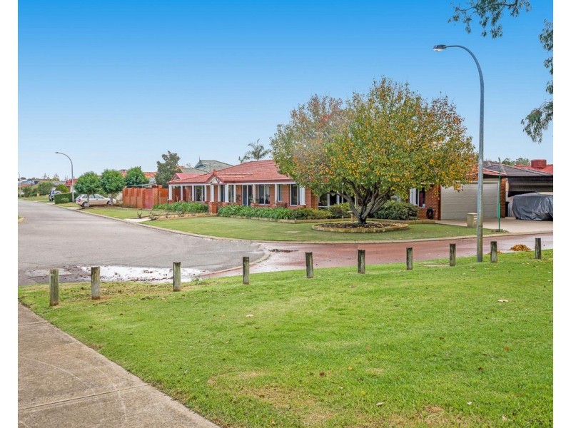 16 Inveraray Close, Canning Vale WA 6155