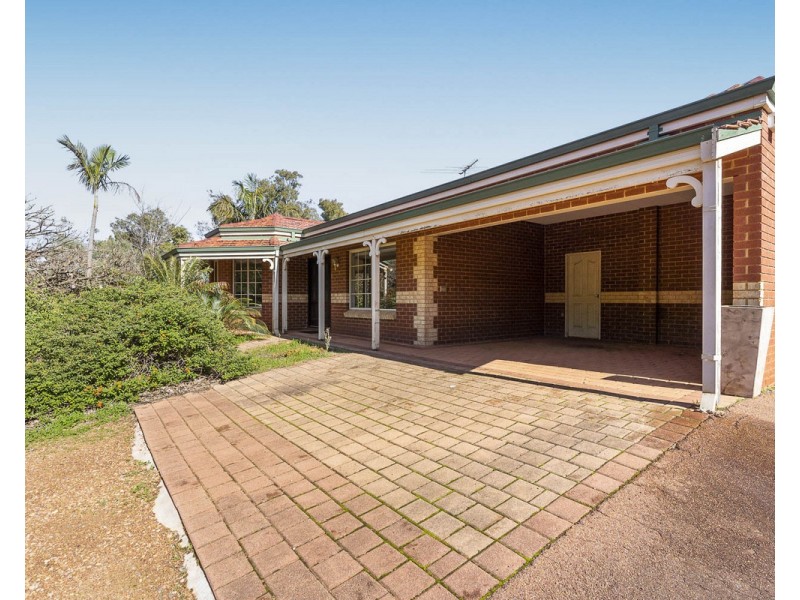 32 Kylie Road, Roleystone WA 6111