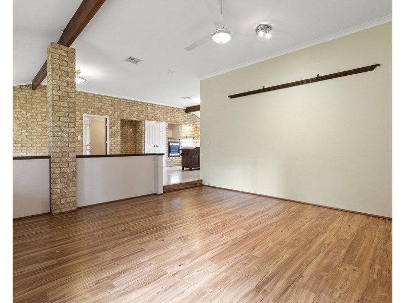 32 Kylie Road, Roleystone WA 6111