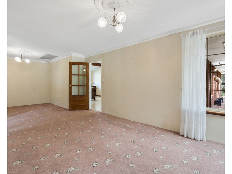 32 Kylie Road, Roleystone WA 6111