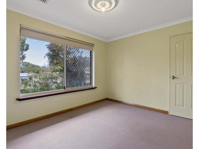 32 Kylie Road, Roleystone WA 6111