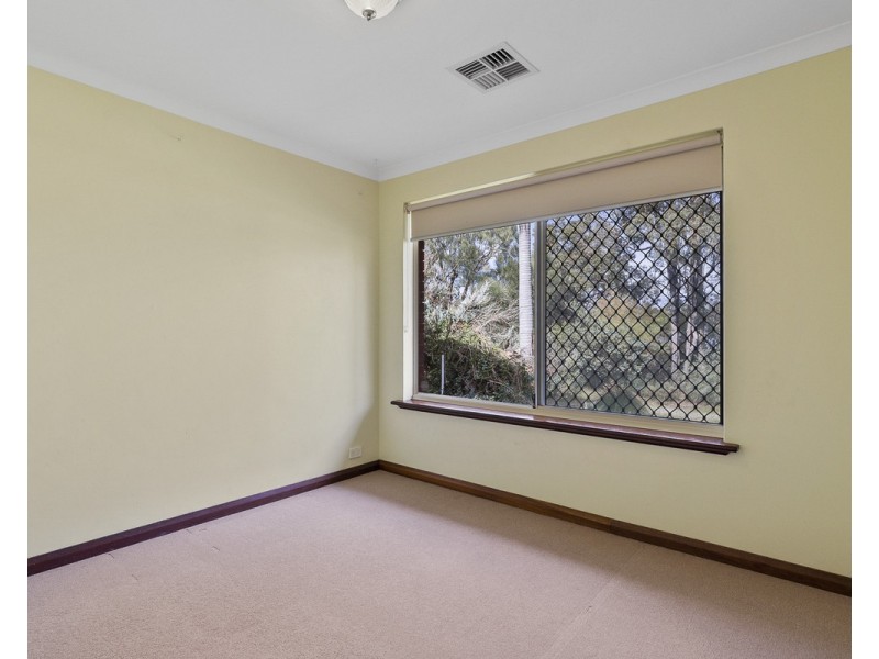 32 Kylie Road, Roleystone WA 6111