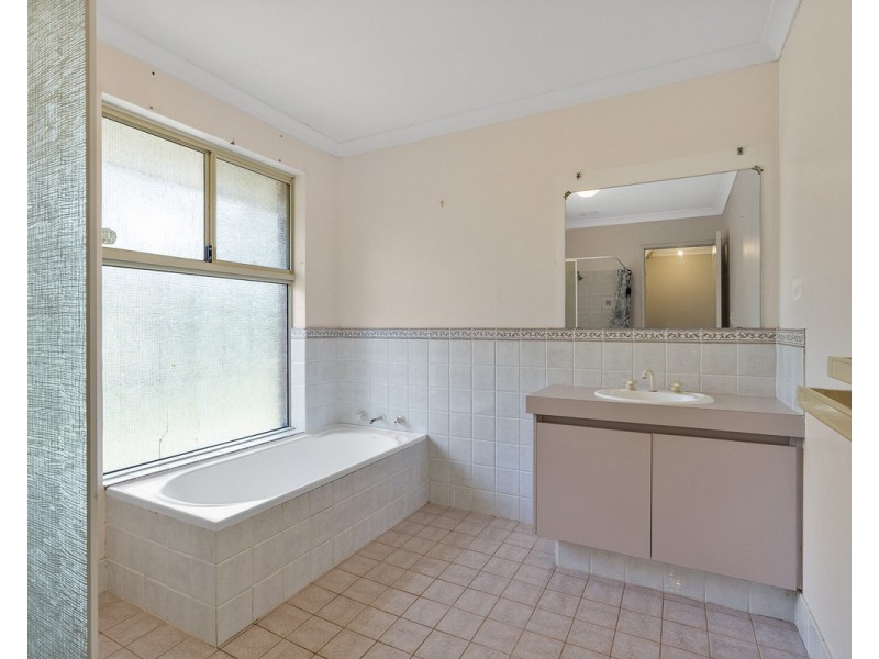 32 Kylie Road, Roleystone WA 6111