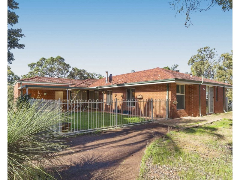 32 Kylie Road, Roleystone WA 6111