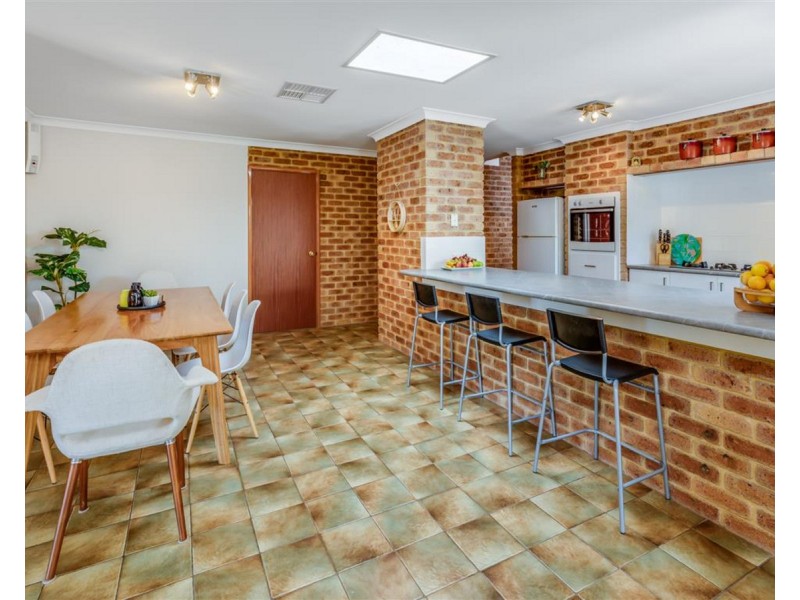 34 Jade Street, Mount Richon WA 6112