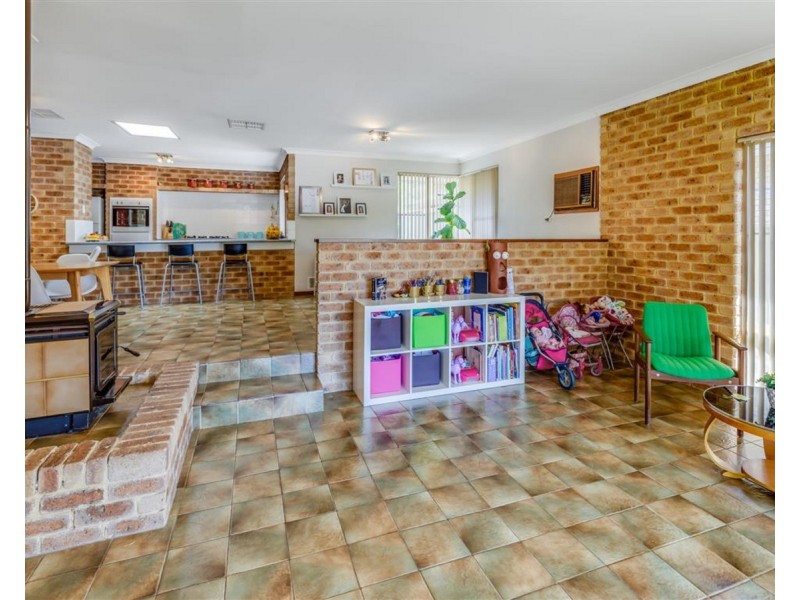 34 Jade Street, Mount Richon WA 6112