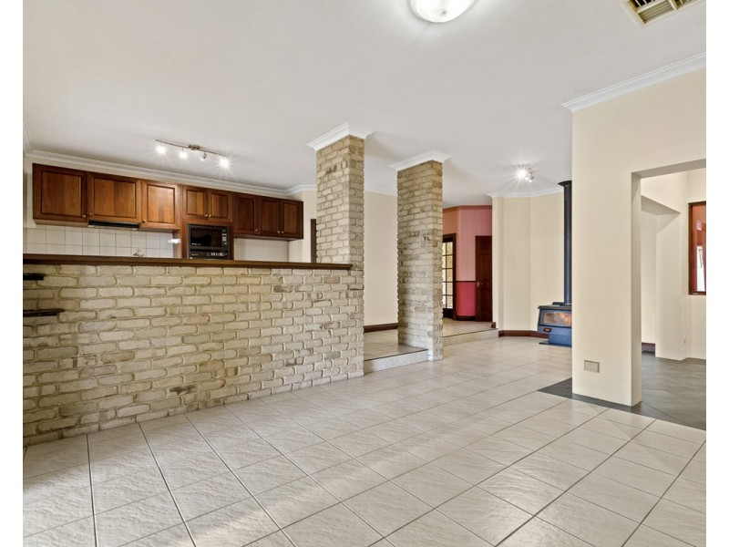 25 Blackwood Drive, Mount Nasura WA 6112