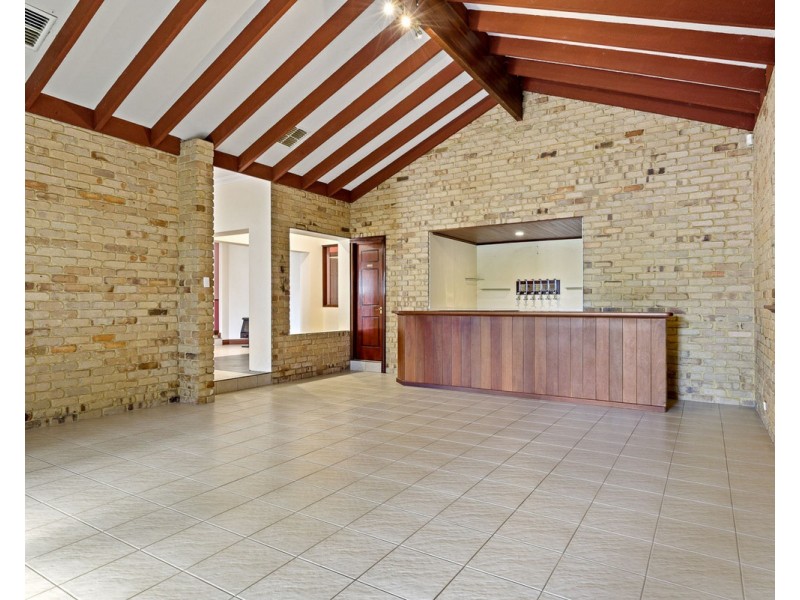 25 Blackwood Drive, Mount Nasura WA 6112