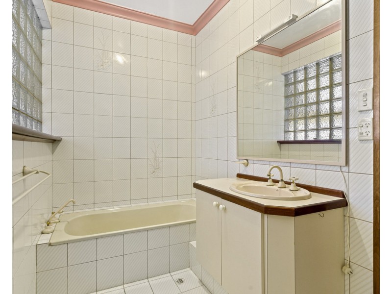 25 Blackwood Drive, Mount Nasura WA 6112