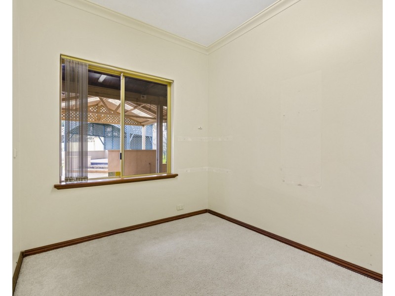 25 Blackwood Drive, Mount Nasura WA 6112