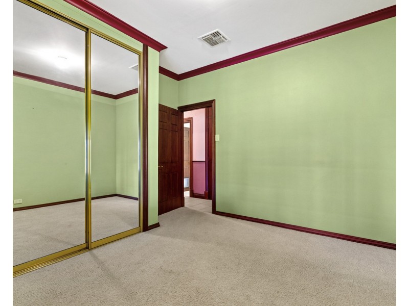 25 Blackwood Drive, Mount Nasura WA 6112