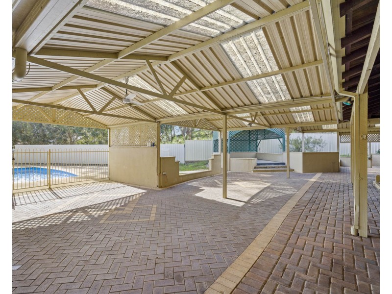 25 Blackwood Drive, Mount Nasura WA 6112