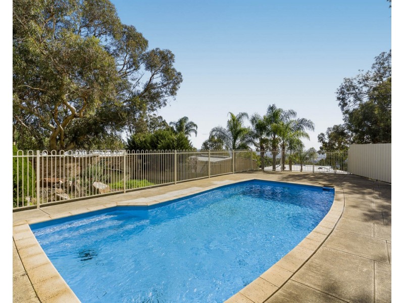 25 Blackwood Drive, Mount Nasura WA 6112