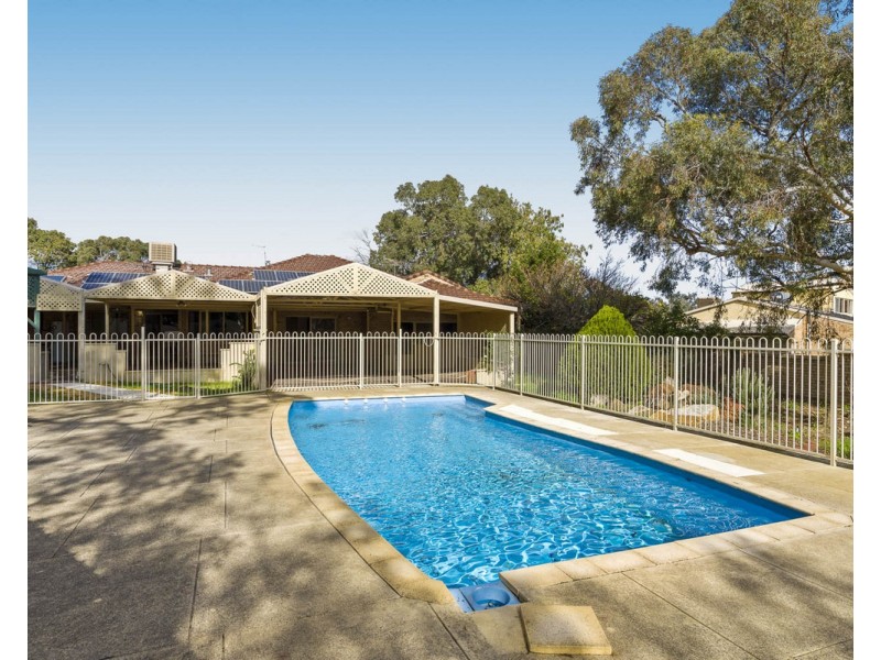 25 Blackwood Drive, Mount Nasura WA 6112