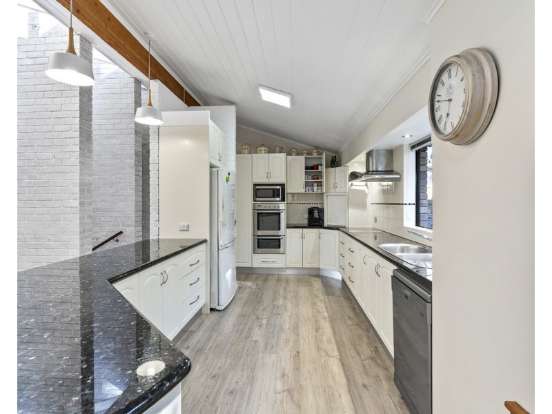 24 Grade Road, Kelmscott WA 6111