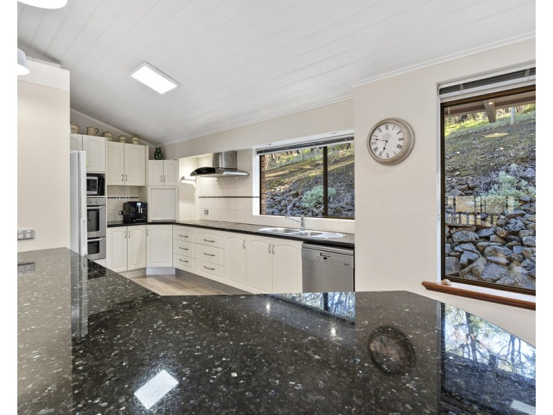 24 Grade Road, Kelmscott WA 6111