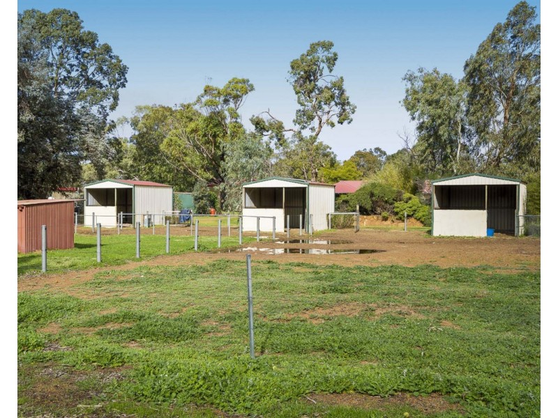 3 Tower Road, Roleystone WA 6111