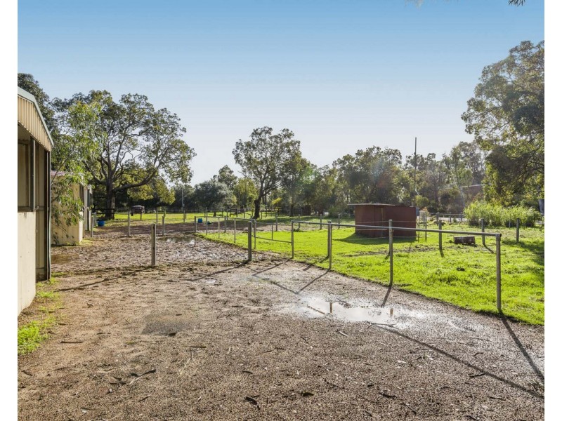 3 Tower Road, Roleystone WA 6111