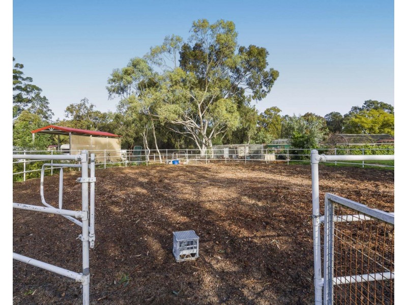 3 Tower Road, Roleystone WA 6111