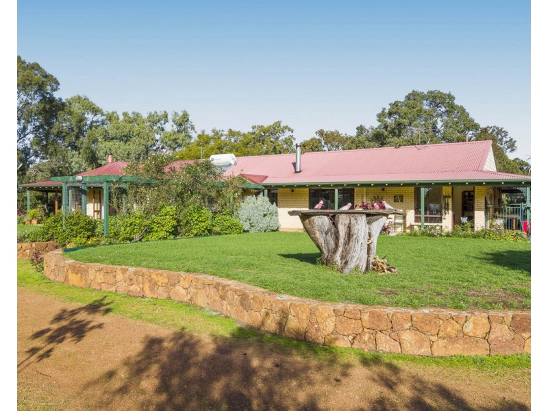 3 Tower Road, Roleystone WA 6111