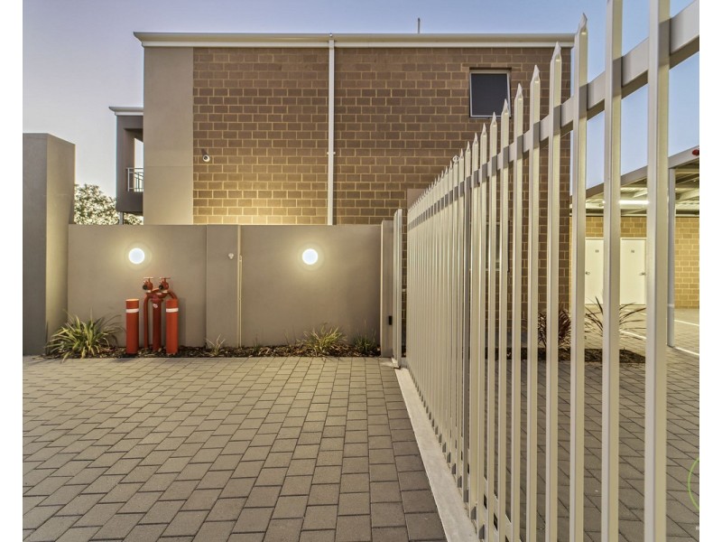 17/8 Blackburn Street, Maddington WA 6109