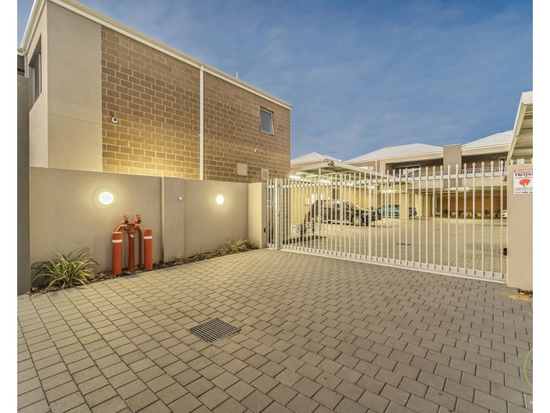 17/8 Blackburn Street, Maddington WA 6109