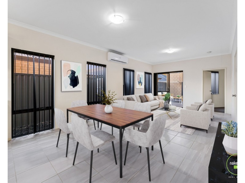 2/11 Yewers Drive, Champion Lakes WA 6111