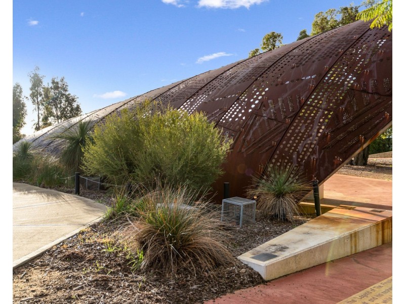 2/11 Yewers Drive, Champion Lakes WA 6111