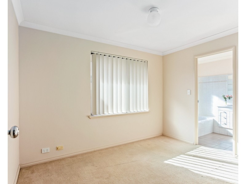 2/33 Gillen Way, Success WA 6164
