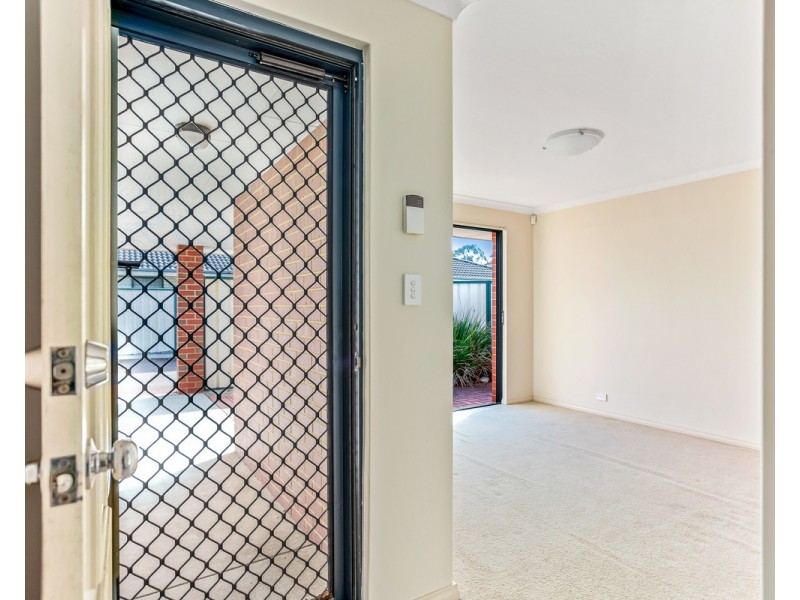 2/33 Gillen Way, Success WA 6164