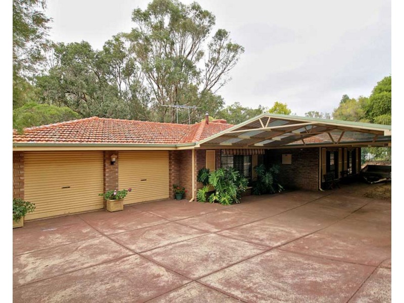 98 Amethyst Crescent, Mount Richon WA 6112