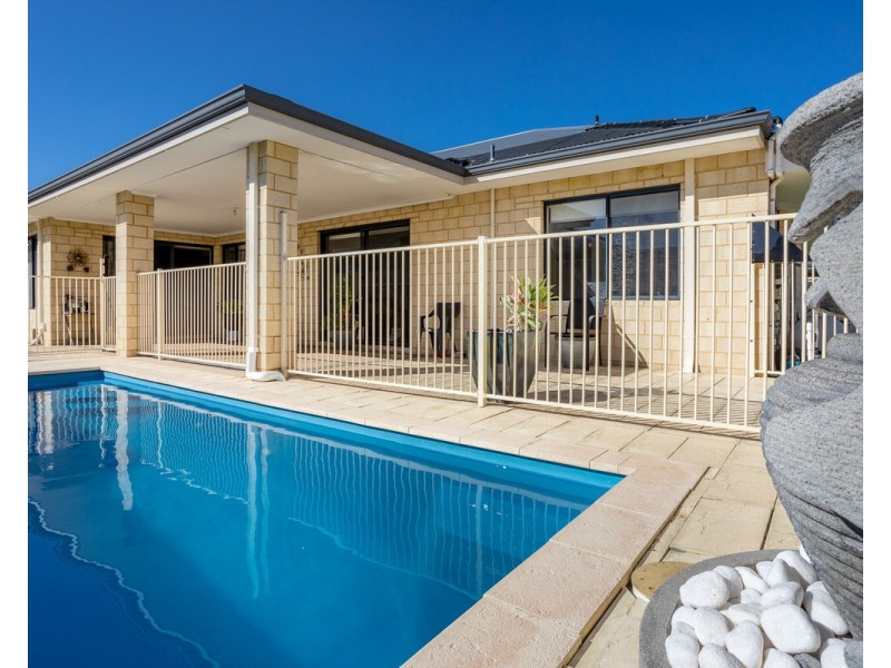 9 Arpenteur Turn, Madora Bay WA 6210